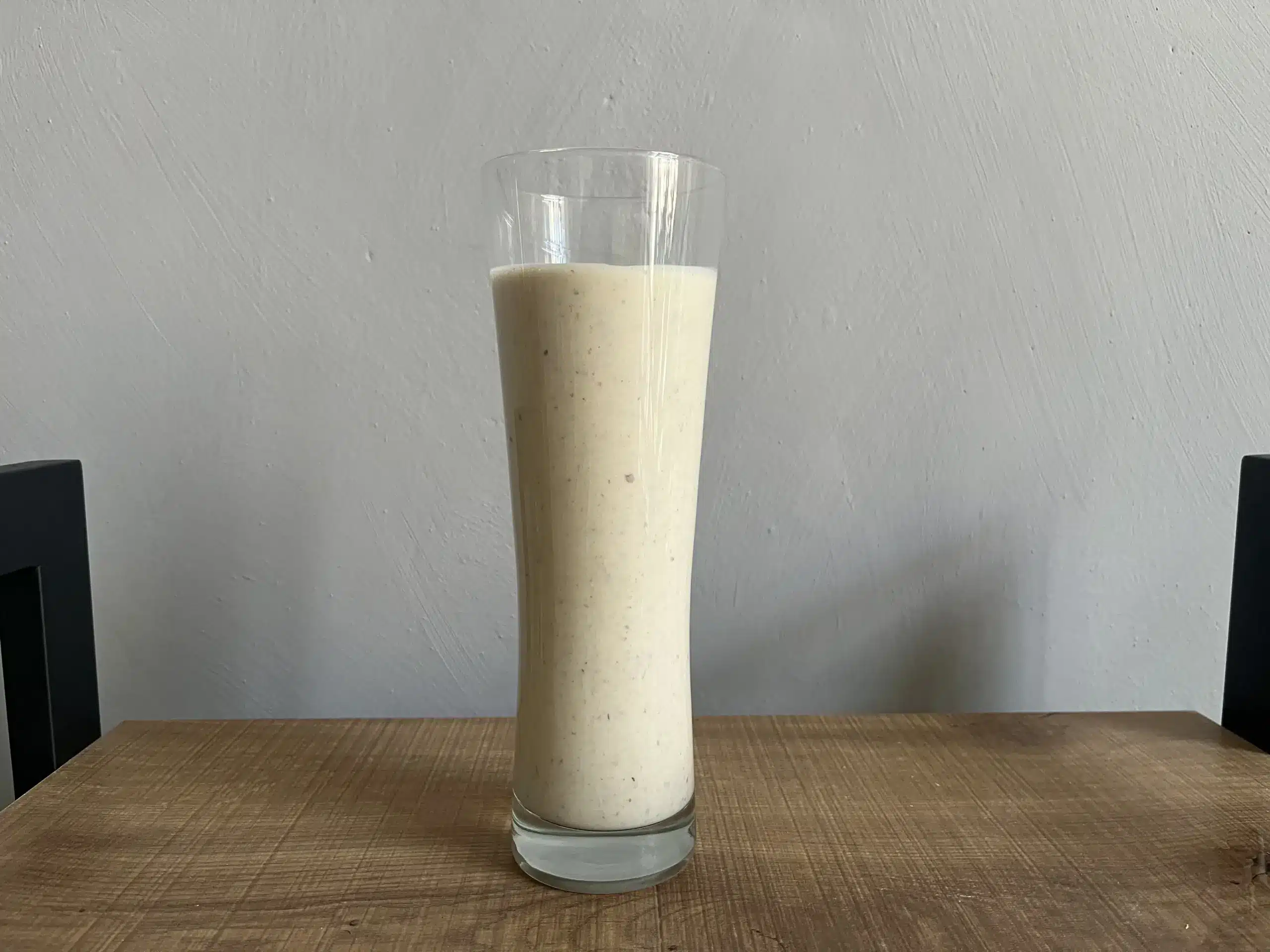Fertig zubereiteter kalorienreicher Zunehmshake